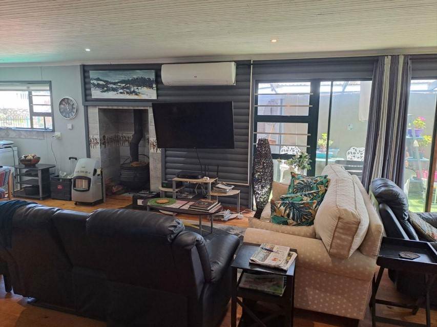 3 Bedroom Property for Sale in Stilbaai Wes Western Cape